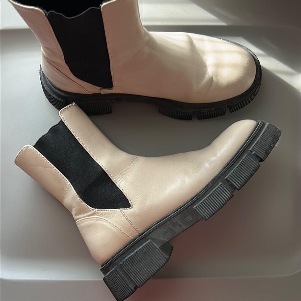 ZARA Women's Cream Ankle Boots